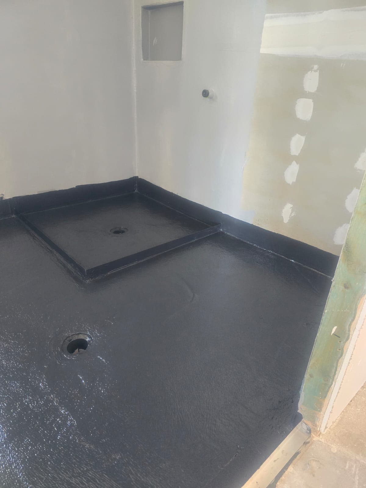Seven Hills — Balcony, Bathrooms & Laundry - Photo 5